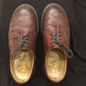 Dr. Martens Women Shoes ‘The Original’ Color Burgundy size UK 5